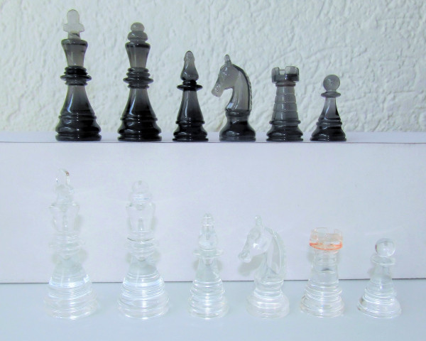 Schachfiguren Acrylglas transparent schwarz / weiß