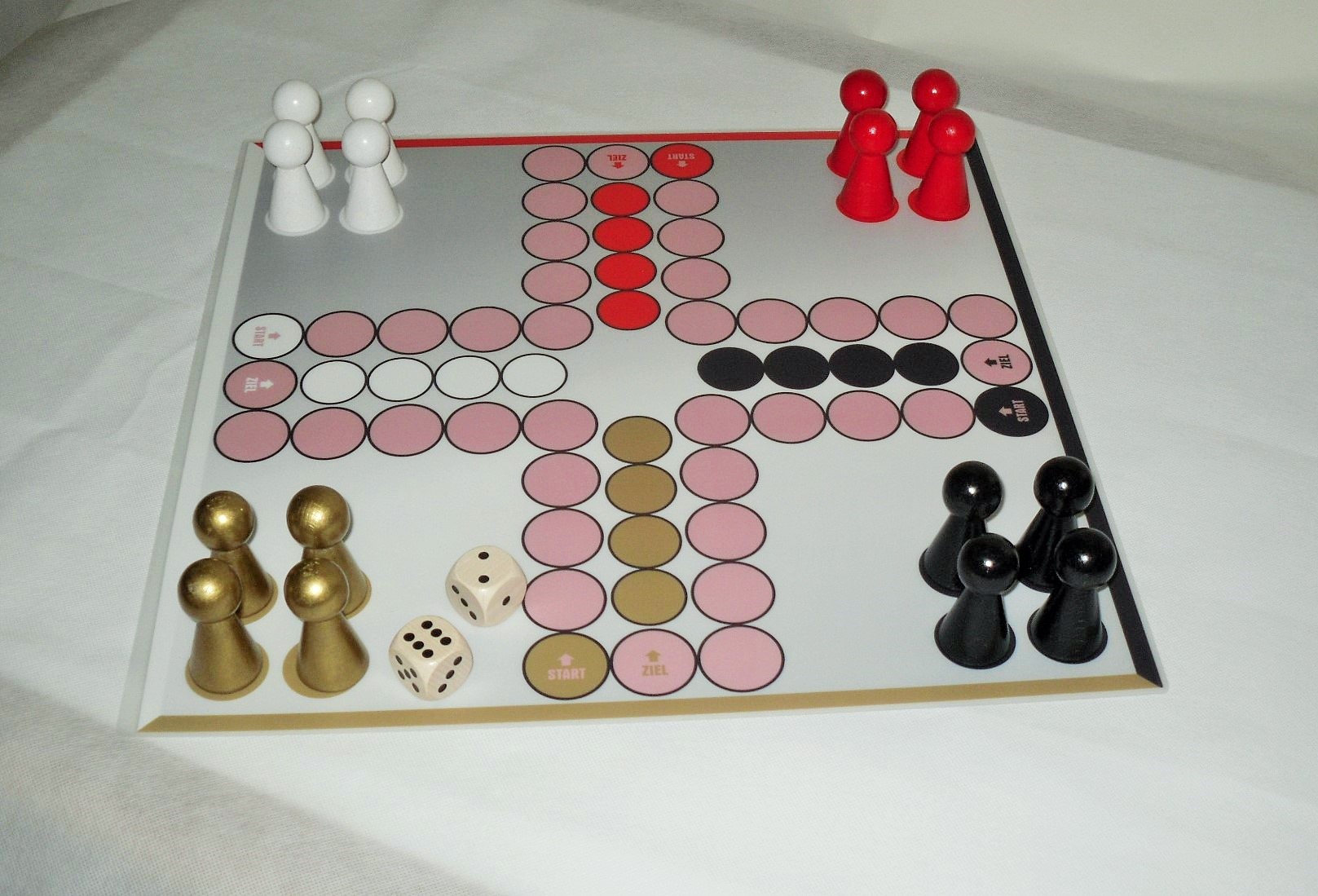 A2 Brettspiel großes Ludo Spiel für 4 bis 12 Personen Spielplan 420 x 597 mm 